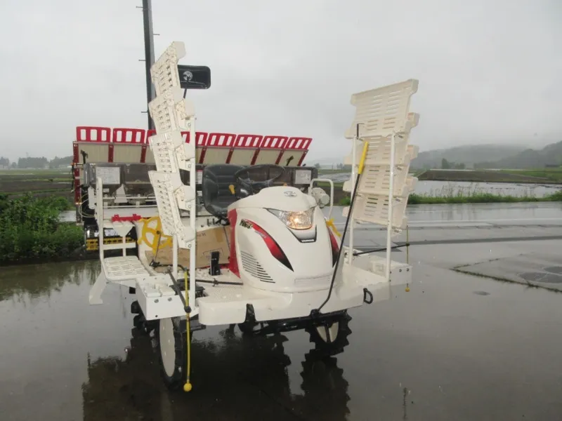 田植機8条植